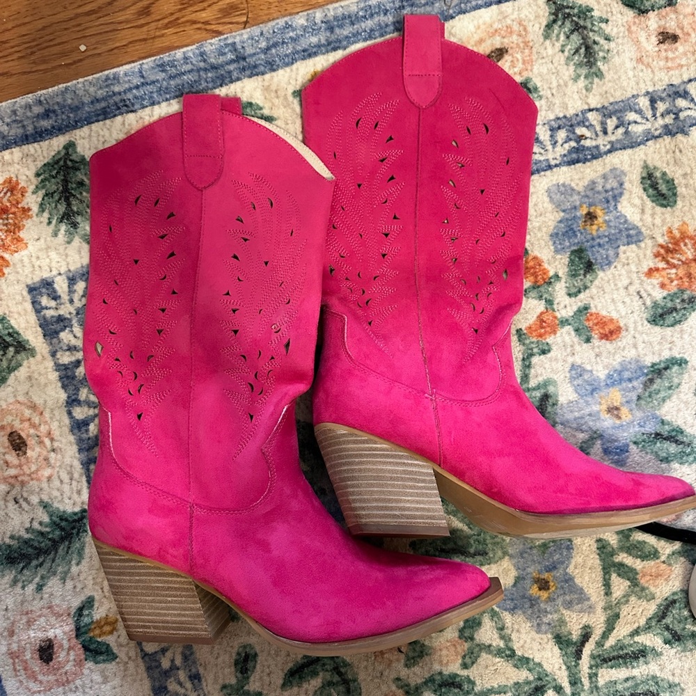 Never worn - Vici Fuchsia Pink Suede Heeled Cowboy Boots - Picture 2 of 6